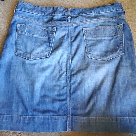 GAP Denim Skirt - Picture 2 of 3